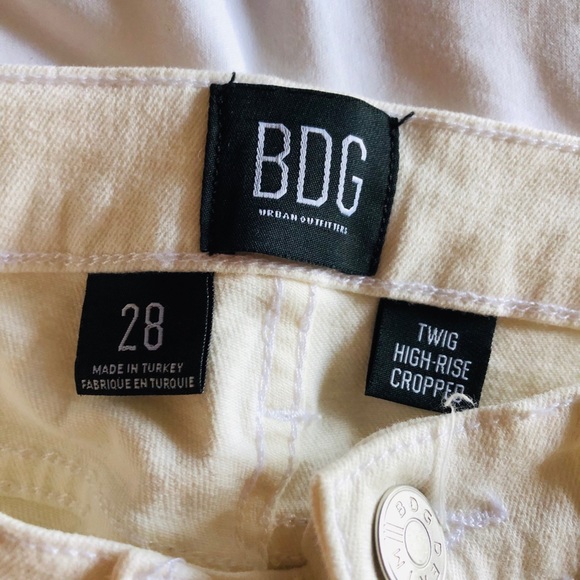 BDG Twig Ripped Jeans - Picture 3 of 4